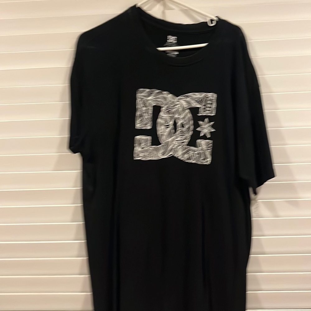 Dc shirt large